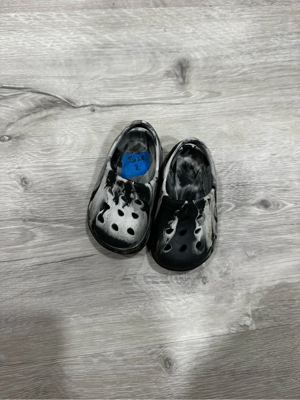 Capelli New York Kids Black & Gray Baby Slip-On Clog Shoes Size 2